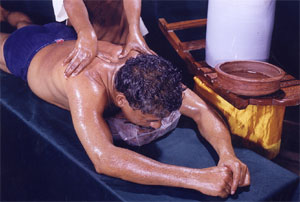 Abyamga (Oil Massage) - Improves blood circulation, refresh body and mind.